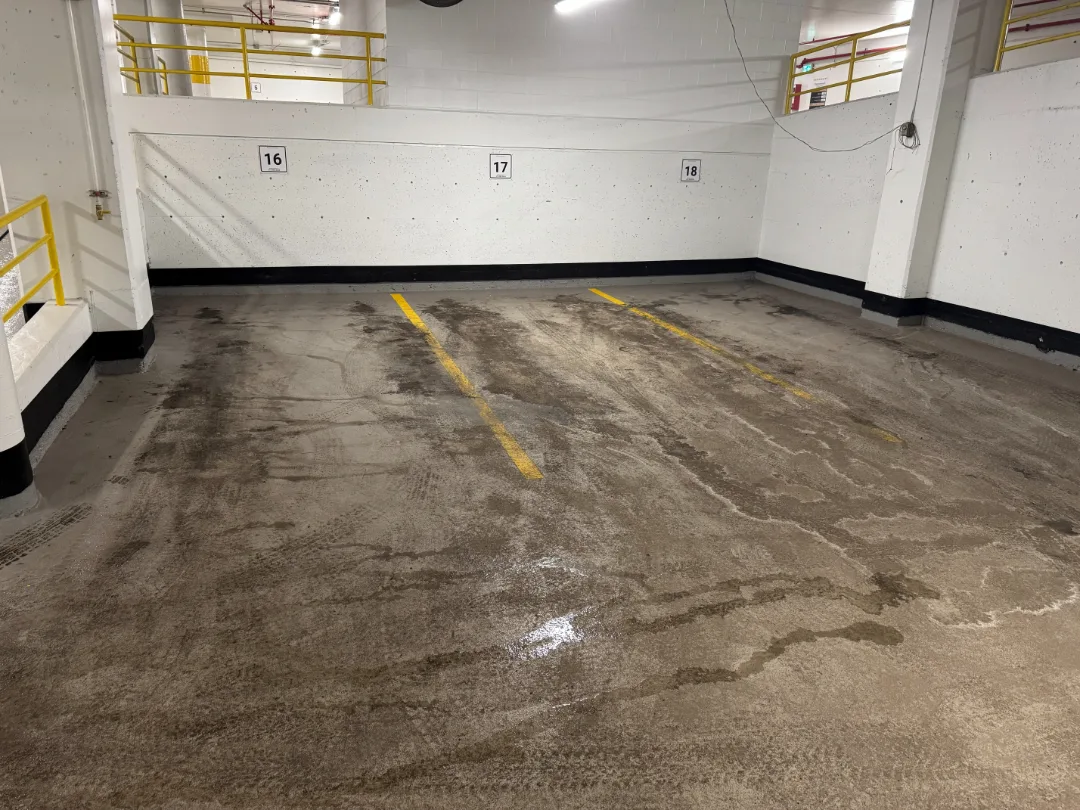 Underground parking garage, 