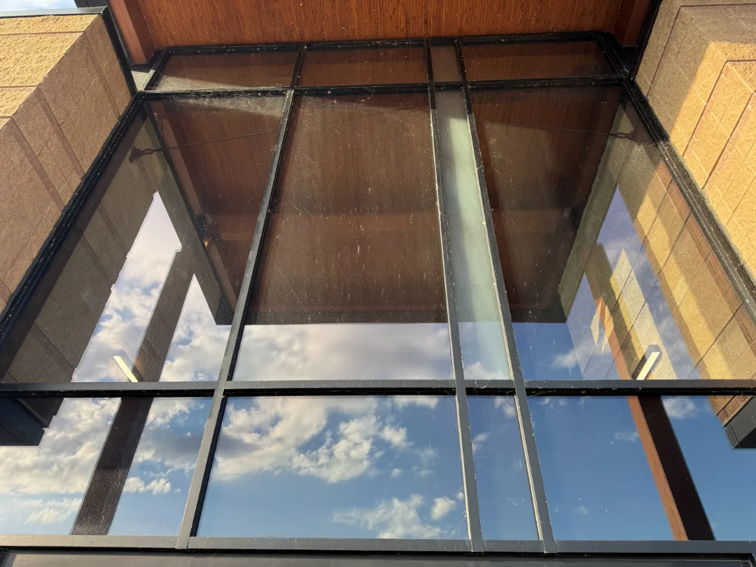Overhead glass,
